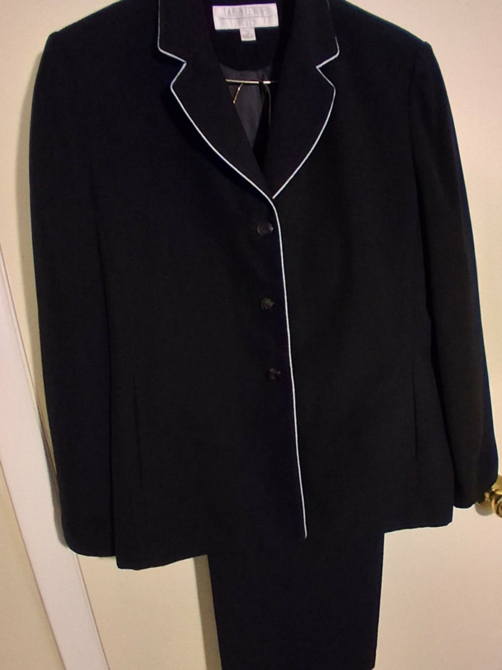Larry Levine Women's 18 Navy Blue Suit [LT Blue Trime Collar] Fully Lined